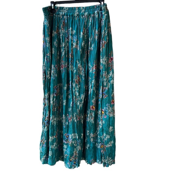 Requirements Women’s Boho Rayon Crinkled Boho Skirt. Pullon Elastic. Size L - Picture 4 of 5